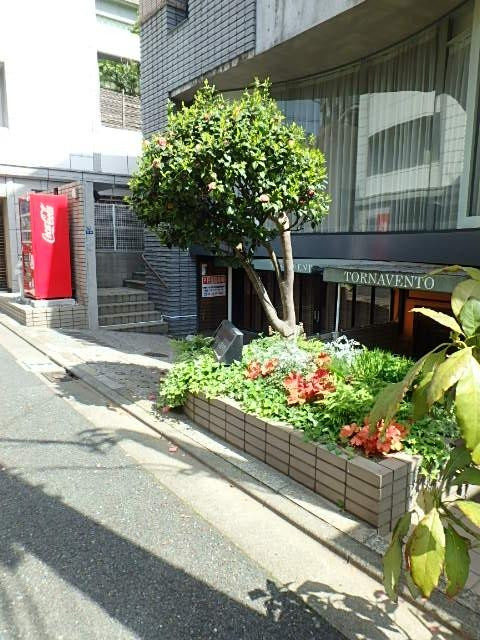 センチュリーホーム西麻布エントランス①