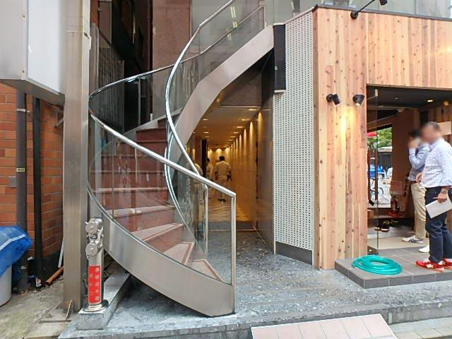 東海赤坂ビルエントランス①