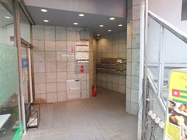 赤坂イーデンビルエントランス①