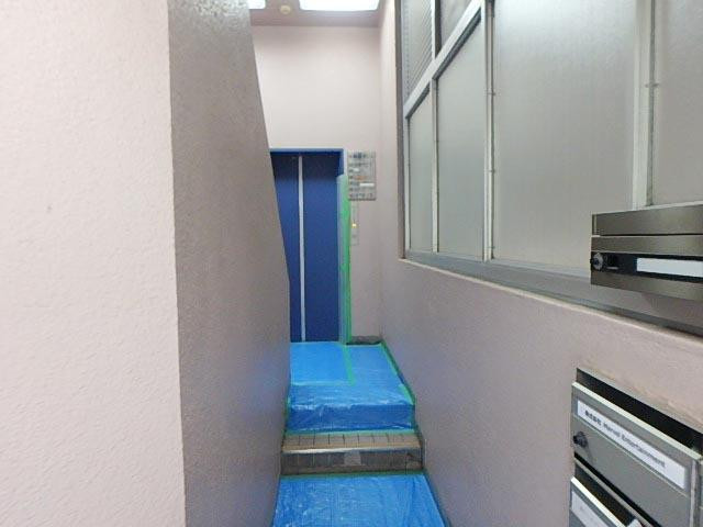 生駒ガラスビルホール①
