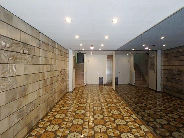 ホール①