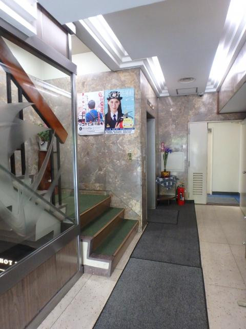 白亜ビルホール②