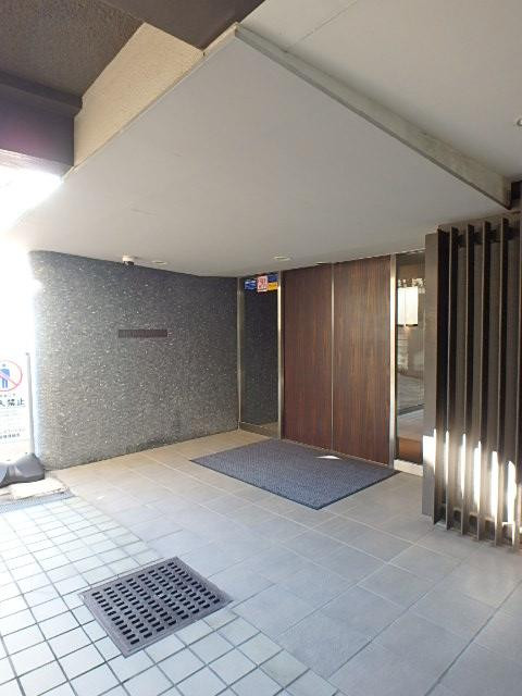 ライオンズマンション赤坂エントランス②