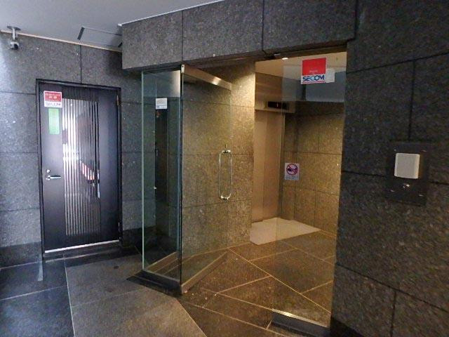 陶香堂ビルエントランス③