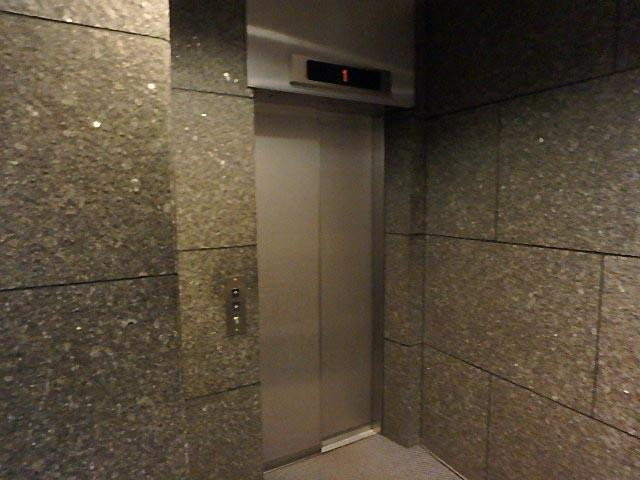 陶香堂ビルホール②