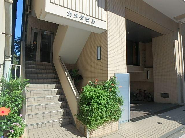 カメダビルエントランス①