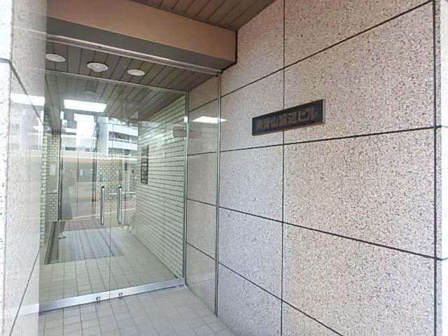 南青山渡辺ビルエントランス②