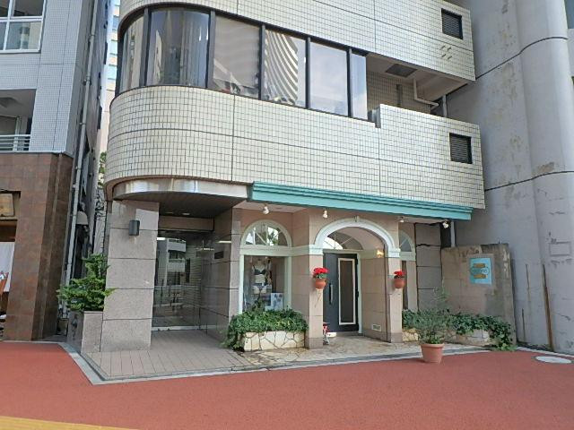 南青山渡辺ビルエントランス①