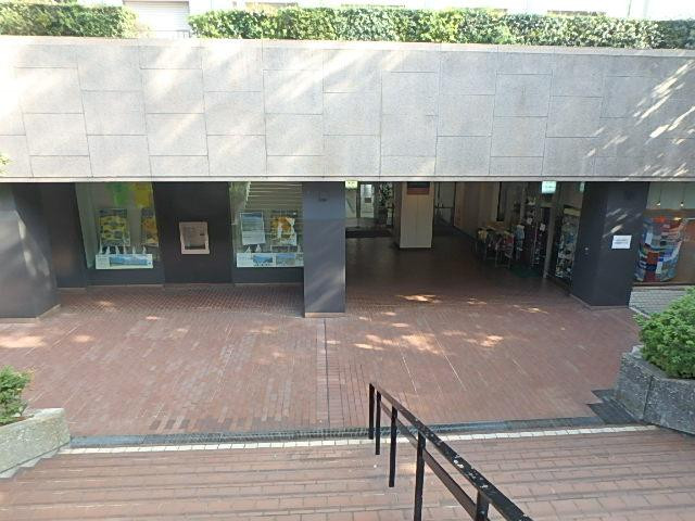 新青山ビル　西館・東館エントランス①
