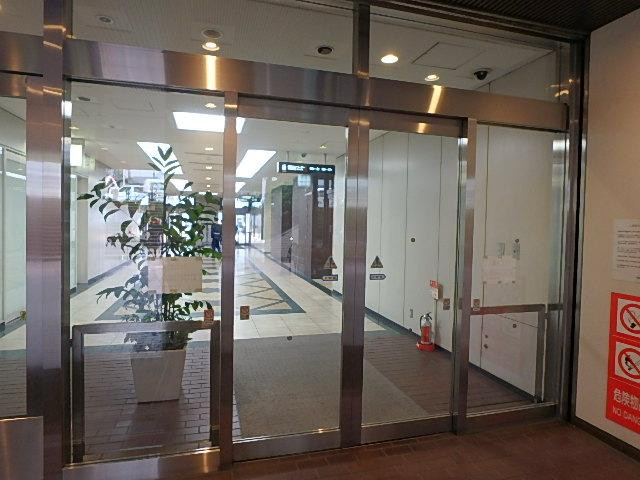 新青山ビル　西館・東館エントランス③