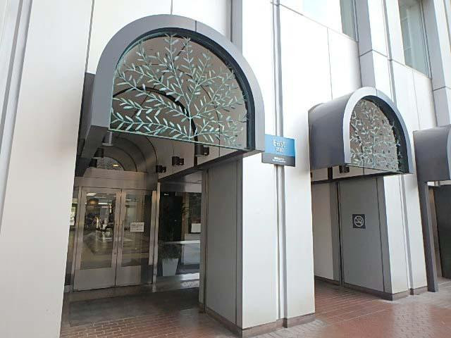 新青山ビル　西館・東館エントランス④