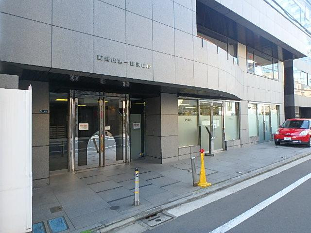 南青山第１韮沢ビルエントランス①