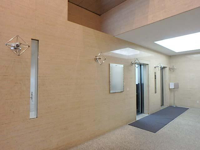 スリーエフ南青山ビルホール①