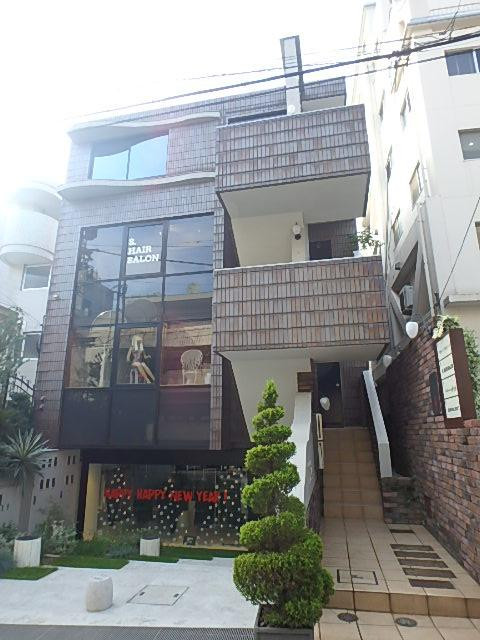 南青山泉ビル外観①(メイン)