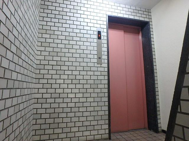 越山ビルホール②