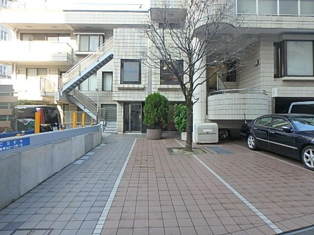 エントランス①