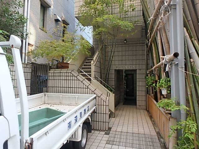 青山深見ビルエントランス①