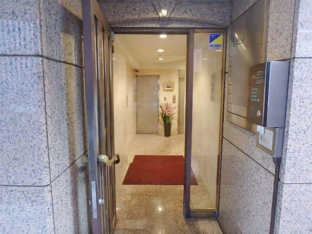 南青山クインビルエントランス②