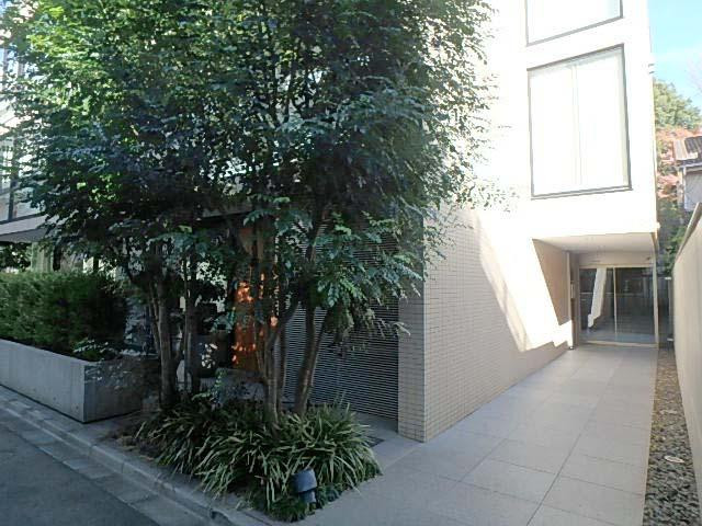 青山アレーエントランス①