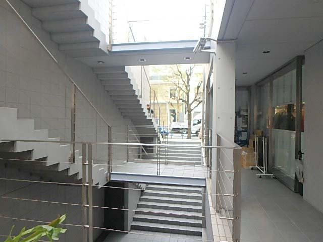 ホール④