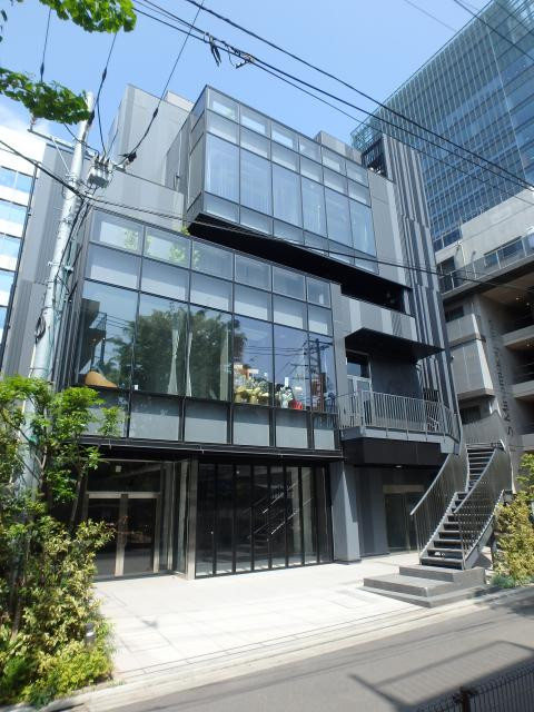 ＡＵＳＰＩＣＥ　ＯＭＯＴＥＳＡＮＤＯ／ＶＯＲＴ南青山Ⅲ外観①(メイン)