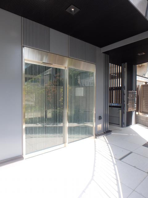 ＡＵＳＰＩＣＥ　ＯＭＯＴＥＳＡＮＤＯ／ＶＯＲＴ南青山Ⅲエントランス③
