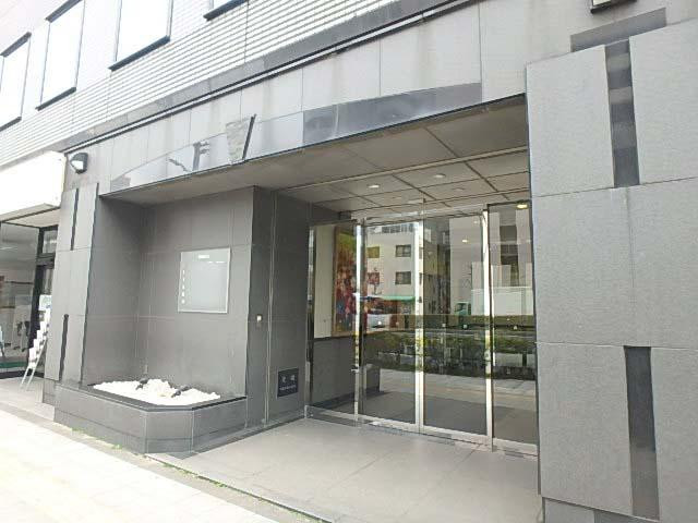 白金台ビルエントランス①