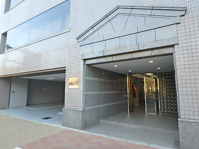 白金台ビルエントランス①