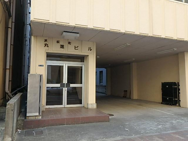 浜松町丸進ビルエントランス①