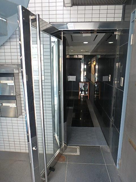 芝ビルエントランス③