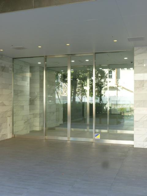 パークコート浜離宮ザ・タワー　事務所棟エントランス①