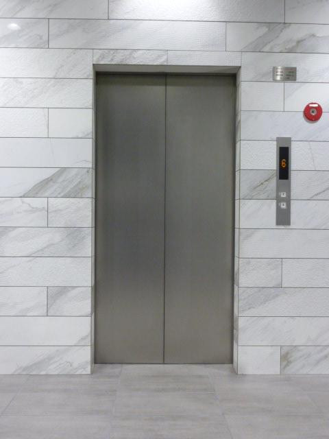 パークコート浜離宮ザ・タワー　事務所棟エントランス②