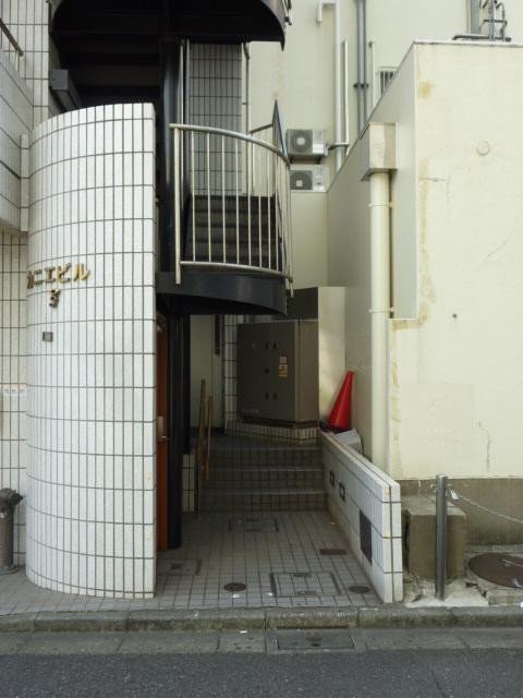 カニエビルエントランス①