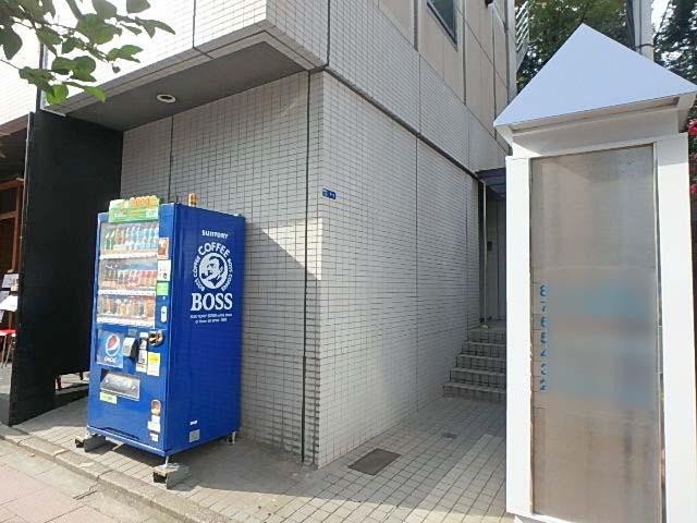菅野ビルエントランス①