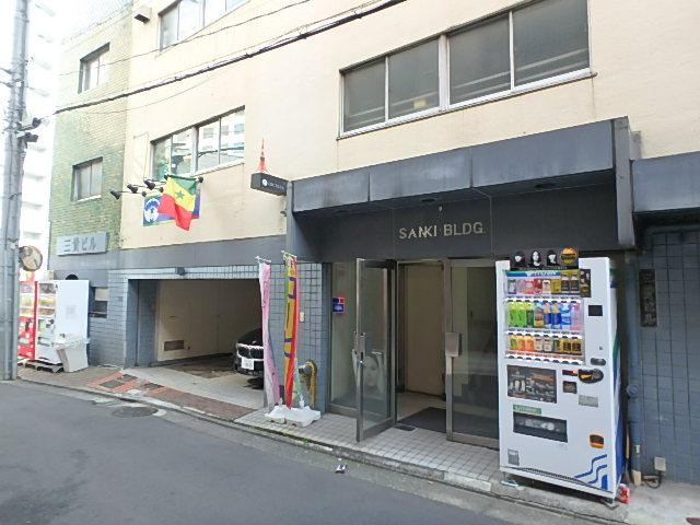 三貴ビルエントランス①