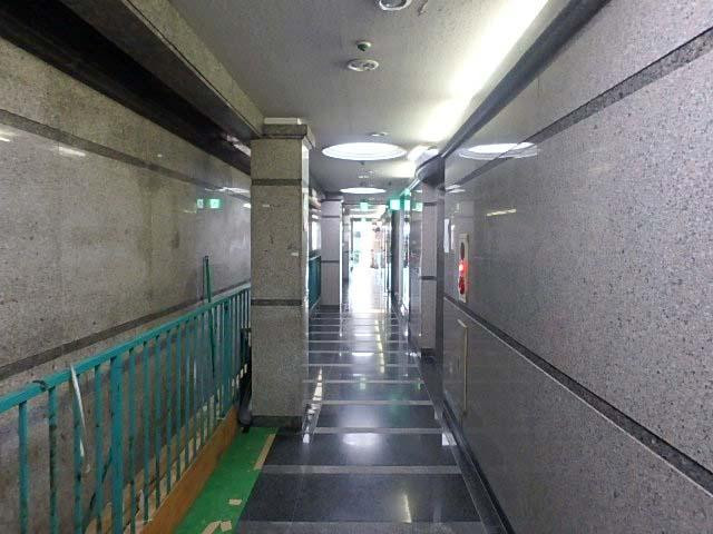 ホール④