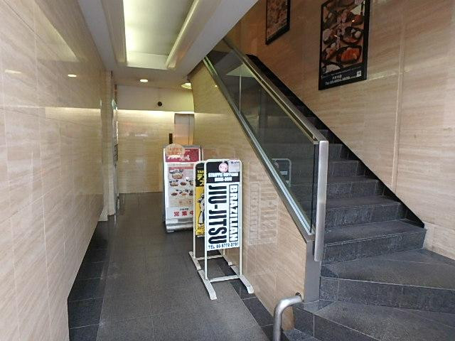六本木トリニティビルホール①