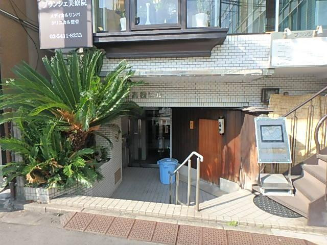 六本木高橋ビルエントランス①
