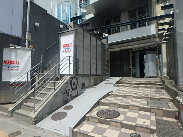 エントランス①