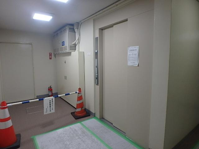 ホール④