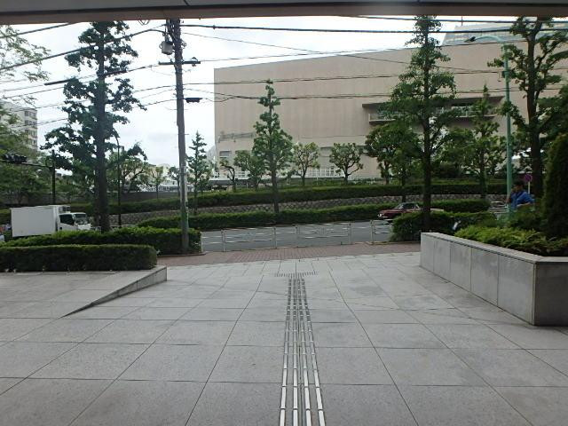 日本アムウェイ本社ビルエントランス③