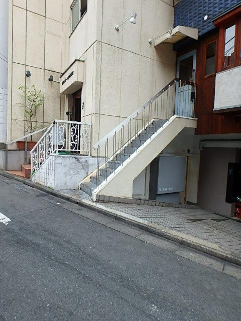 佐藤エステートビル３号館エントランス②