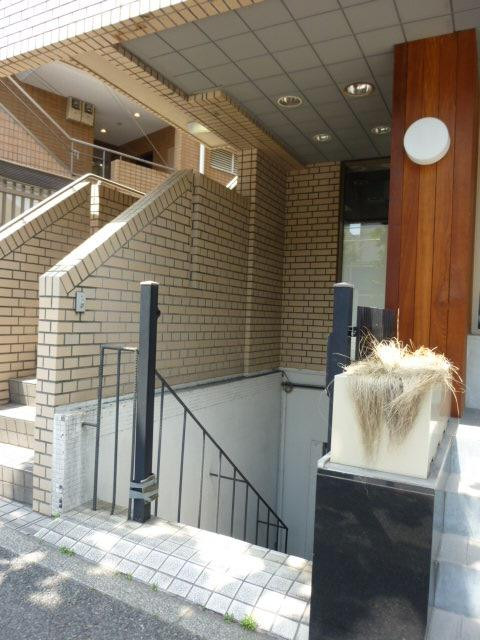 Ｊ＆Ｈビルエントランス①