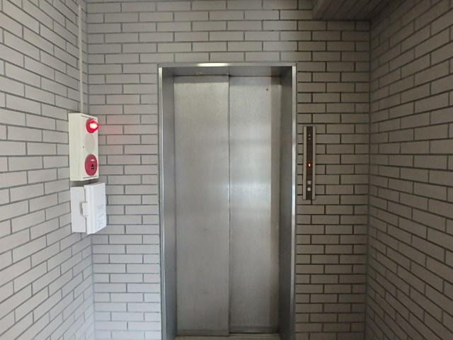 世亞ビルホール③