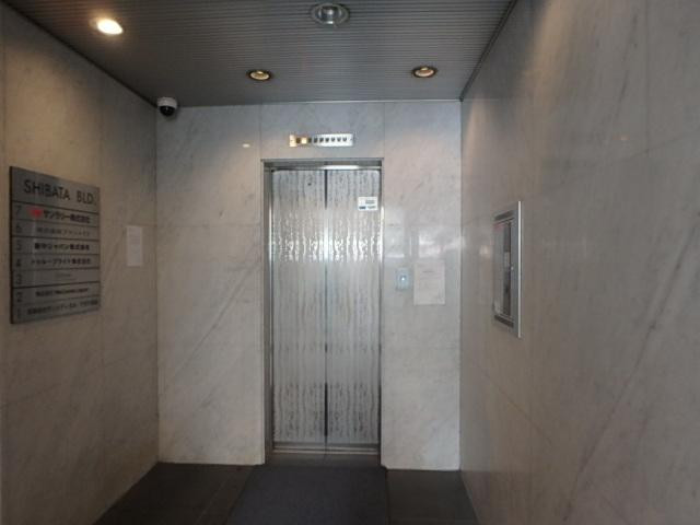 ホール①
