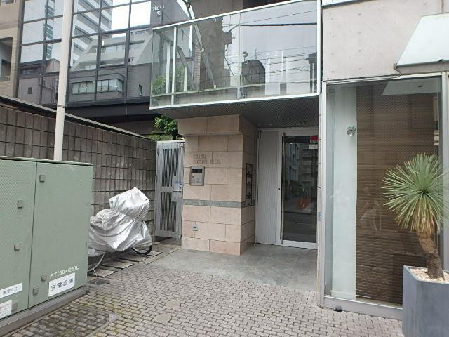 鈴木ビルエントランス①