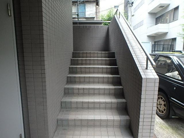 ヴィレッジイーストホール①