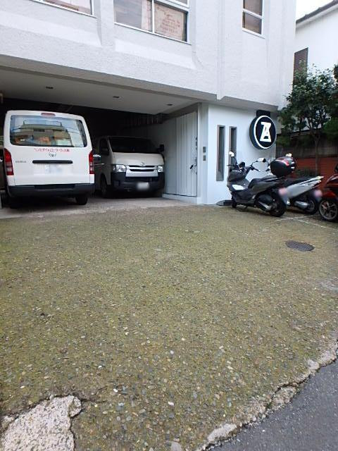 逸見邸エントランス①