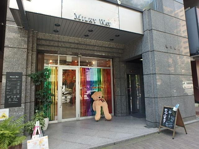 朝井ビルエントランス①