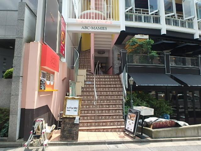 ＡＢＣ・ＭＡＭＩＥＳビルエントランス①